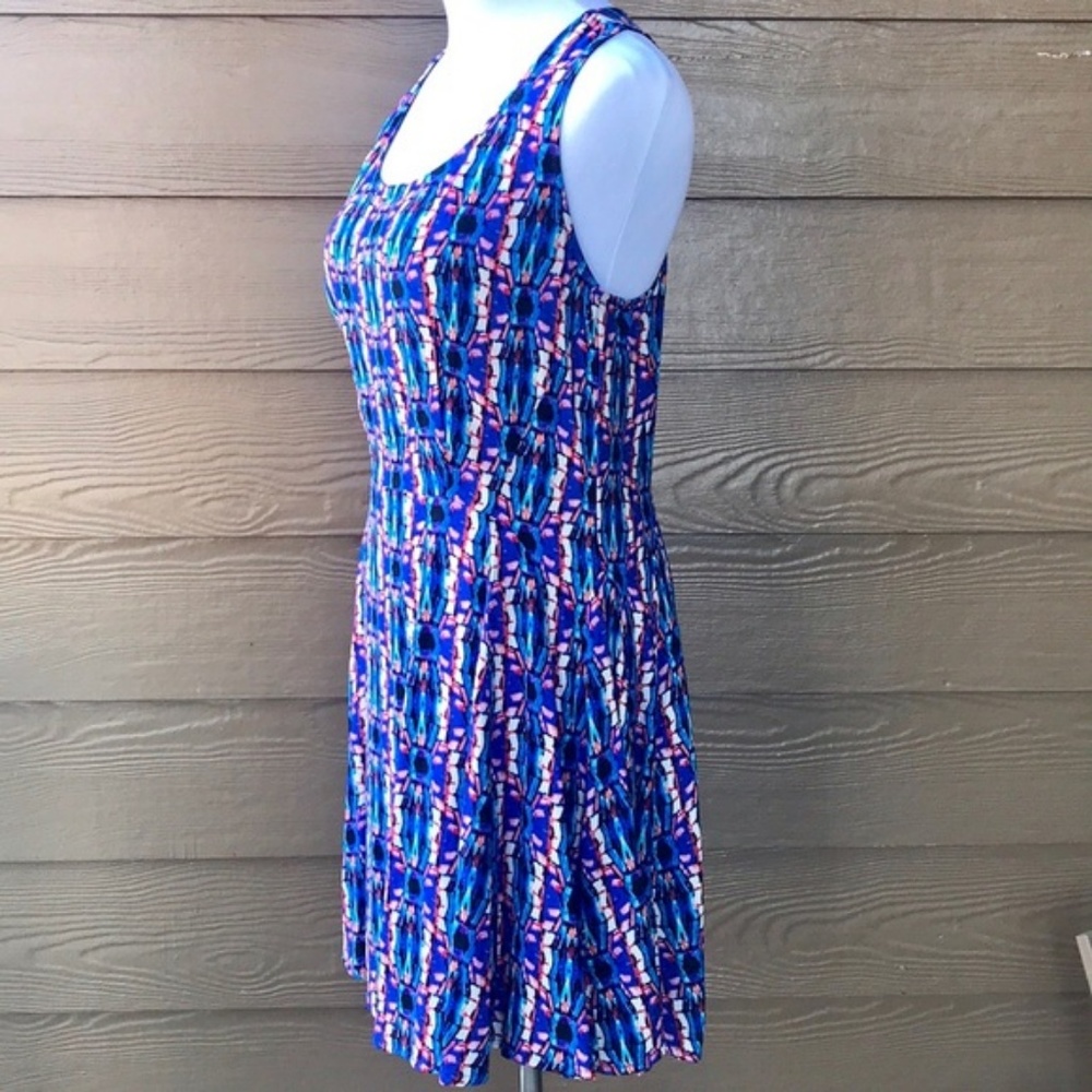 Racerback Dress Colorful Pattern NWOT Rounded Hem - Picture 5 of 8
